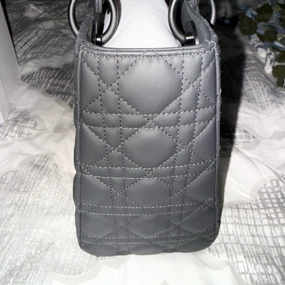 Brand new lady dior medium bag - Picture 4 of 11